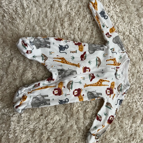 Newborn footies (8 of them) - Picture 6 of 9